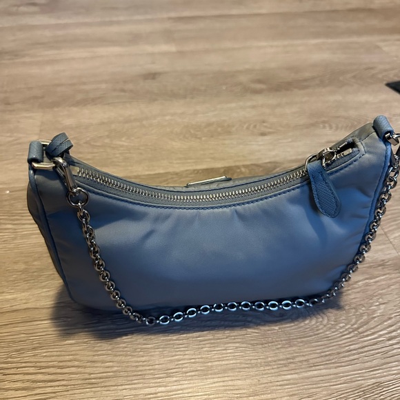 Prada Re-Edition 2005 Re-Nylon bag. - Picture 3 of 6